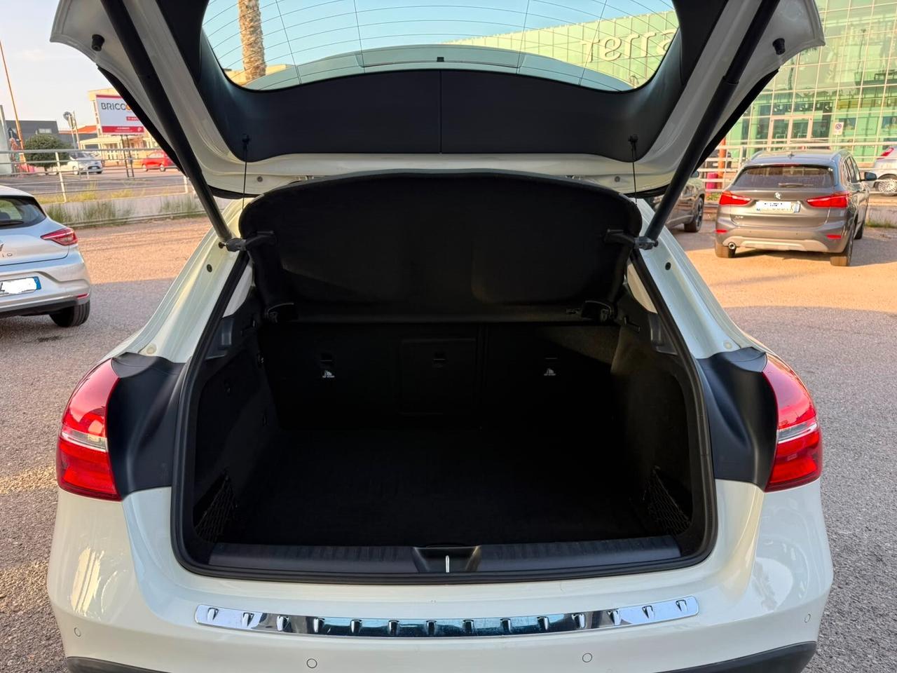 Mercedes-benz GLA 200 d Automatic Premium