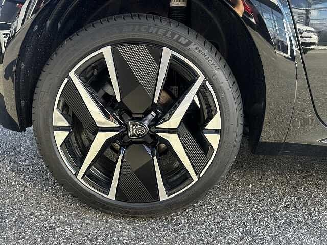 Peugeot 208 1.2 Hybrid 100cv E-DCS6 GT + NAVI KM ZERO