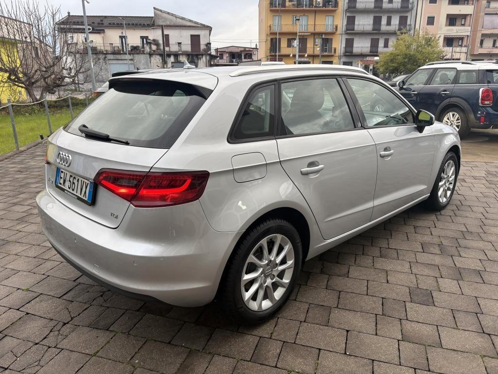Audi A3 Sportback 1.6 TDI 105cv Ambiente