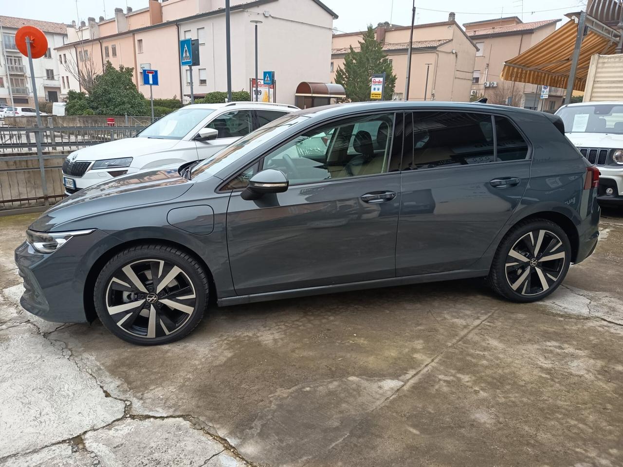 Volkswagen Golf 1.5 TSI eHYBRID 204cv EDITION PLUS DSG
