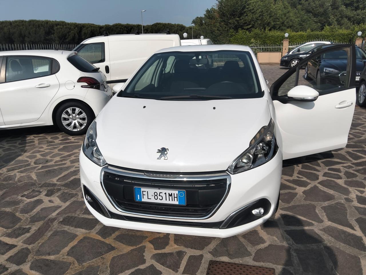 Peugeot 208 PureTech 82 5 porte Allure