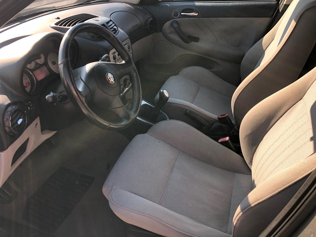 Alfa Romeo 147 1.6 16V TS (105) 5 porte black line