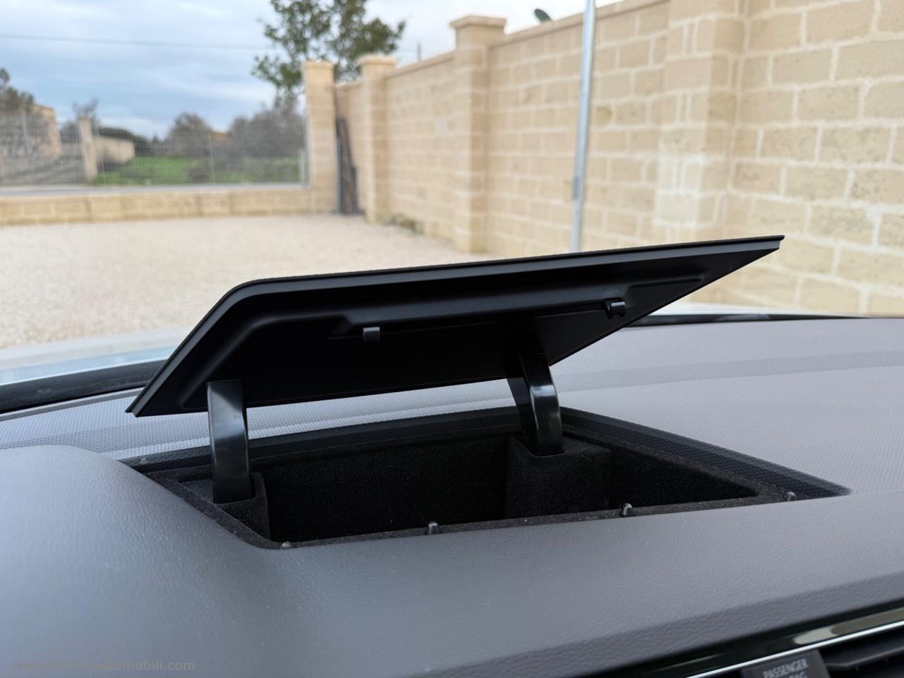 VOLKSWAGEN Tiguan 2.0 TDI 150CV SCR DSG Life TELECAMERA - FARI LED -FULL