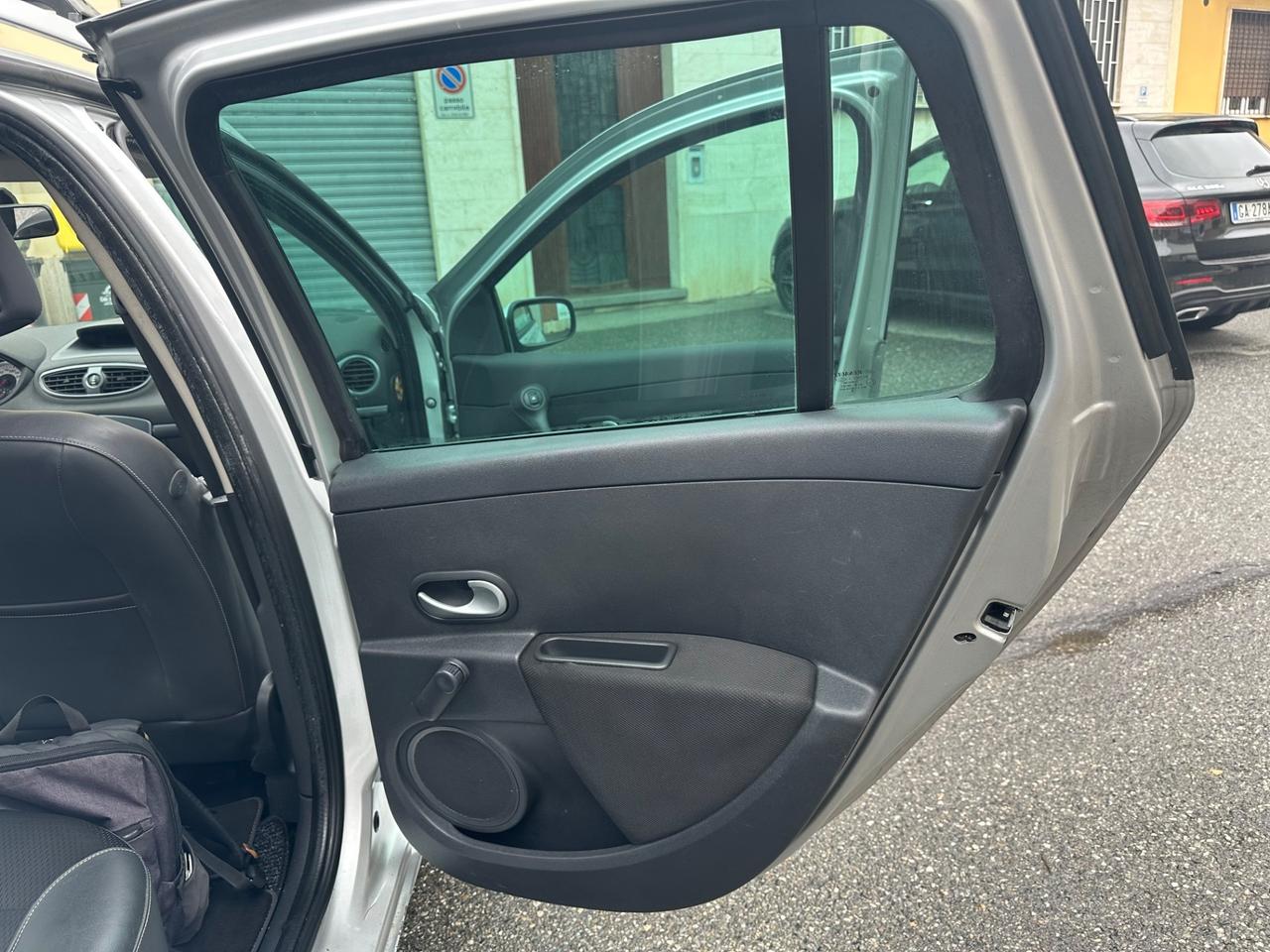 Renault Clio Storia 1.2 16V 5 porte Dynamique