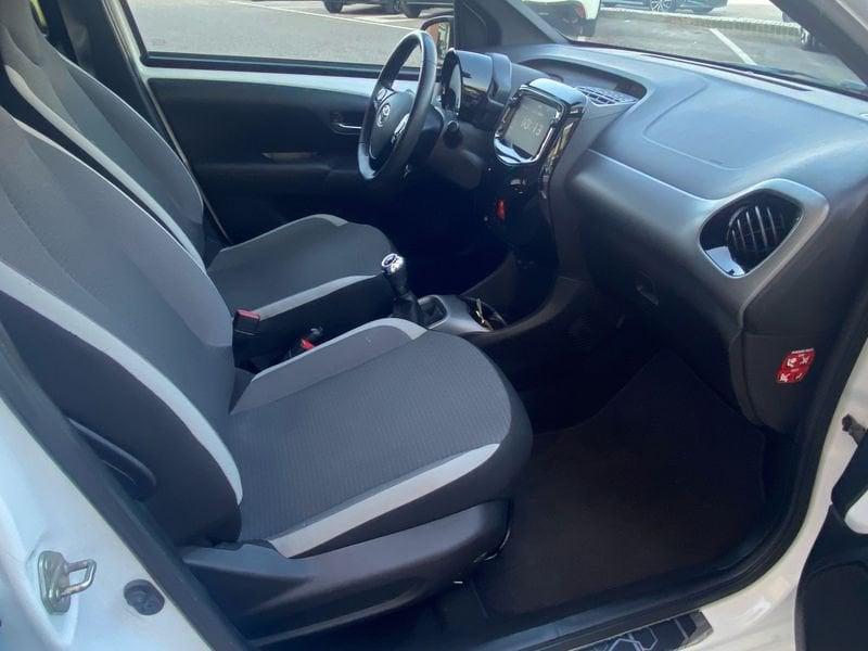 Toyota Aygo Aygo Connect 1.0 VVT-i 72 CV 5 porte x-play