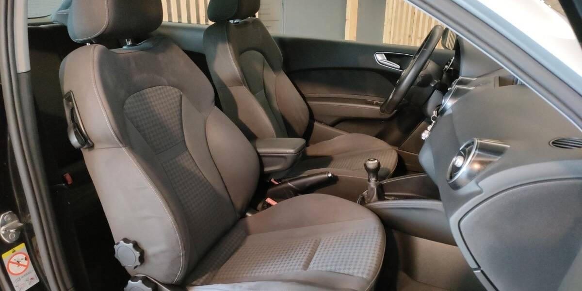 Audi A1 1.6 tdi Attraction 105cv