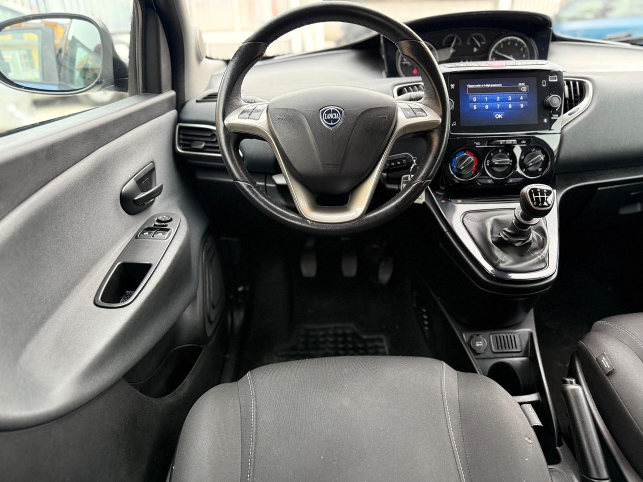 Lancia Ypsilon 1.0 FireFly 5 porte S&S Hybrid Alberta Ferretti