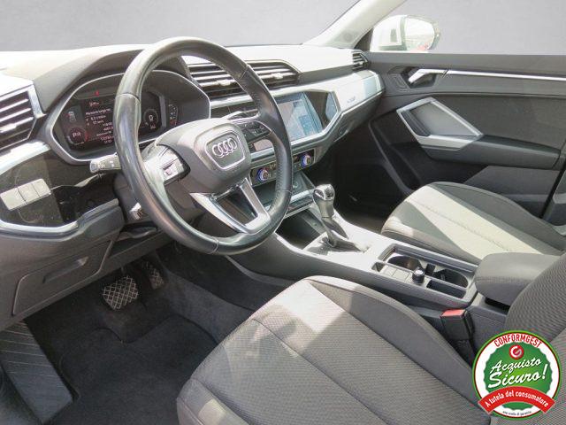 AUDI Q3 35 TDI Business Advanced
