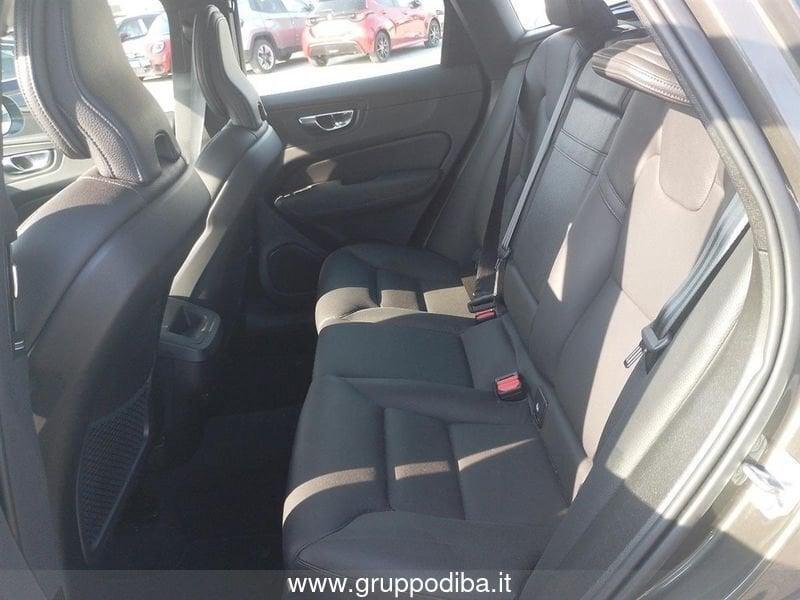 Volvo XC60 II 2018 Diesel 2.0 b4 Momentum Pro awd auto