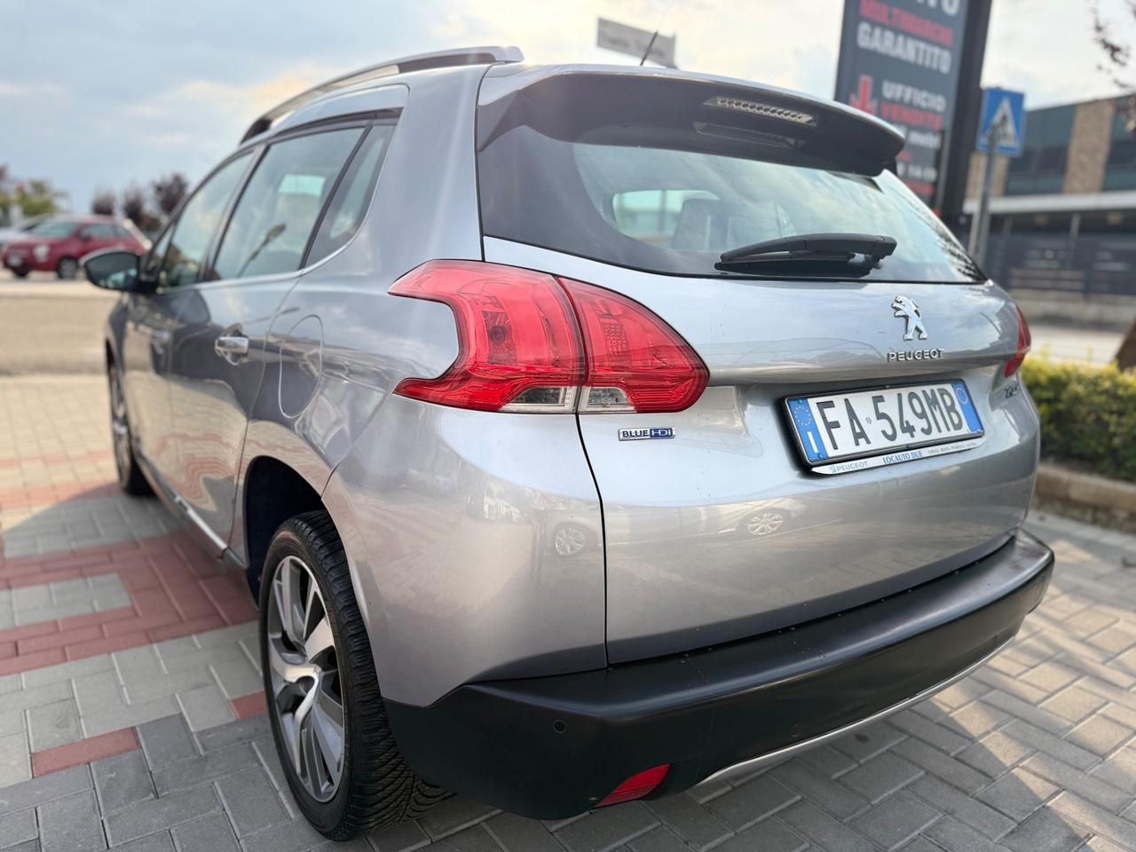 Peugeot 2008 BlueHDi 100 Allure OK NEOPATENTATI