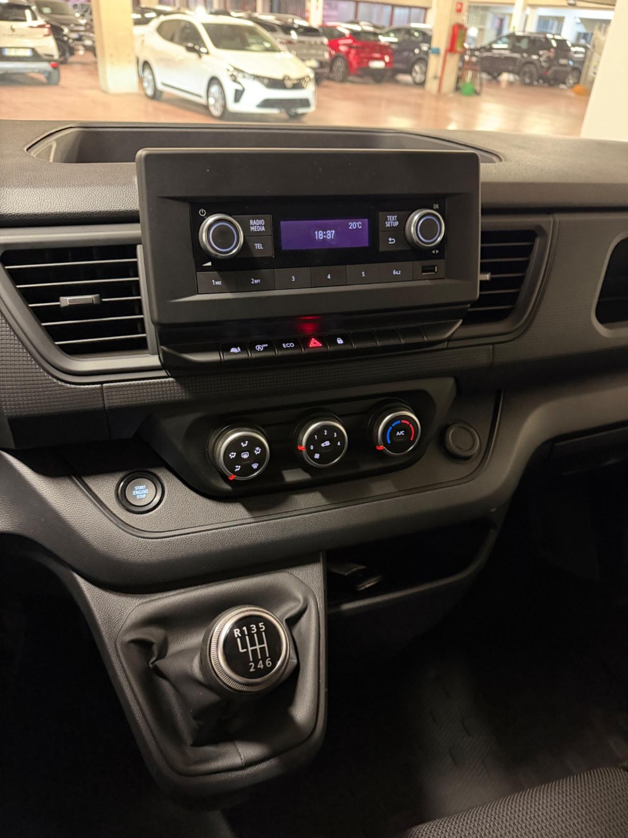 Renault Trafic BluedCi 150Cv 9 POSTI