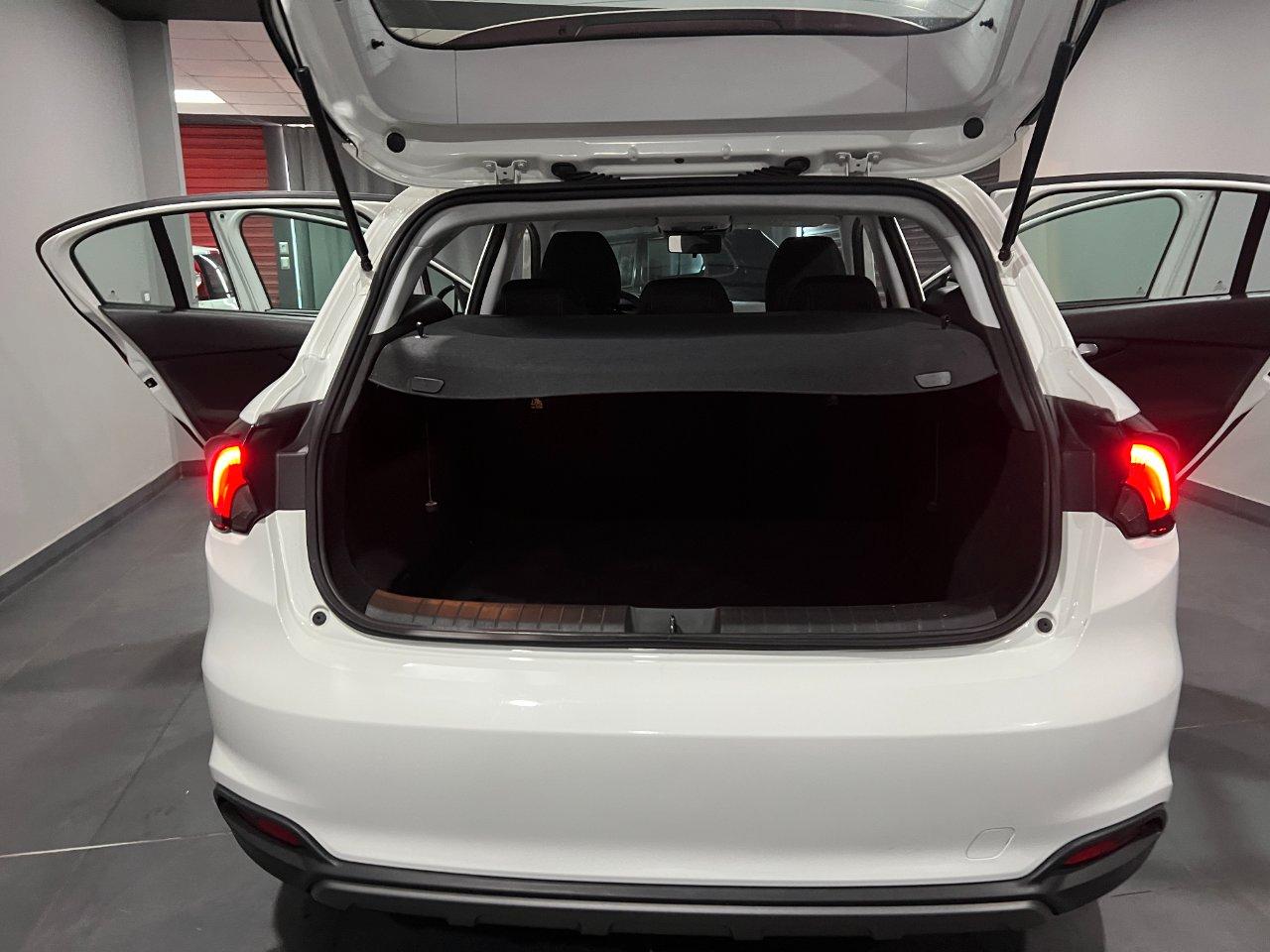 Fiat Tipo Tipo 1.6 mjt Cross s&s 130cv DA VETRINA