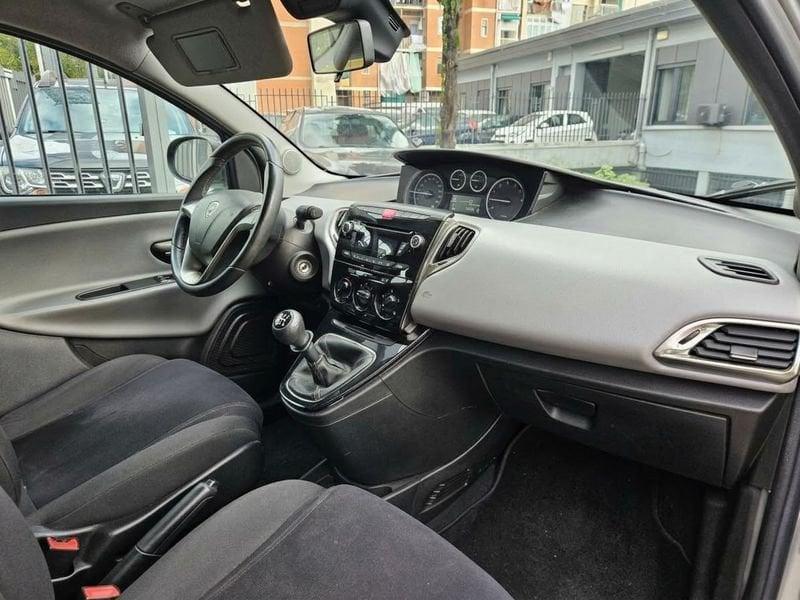 Lancia Ypsilon Ypsilon 1.2 8v Silver 69cv