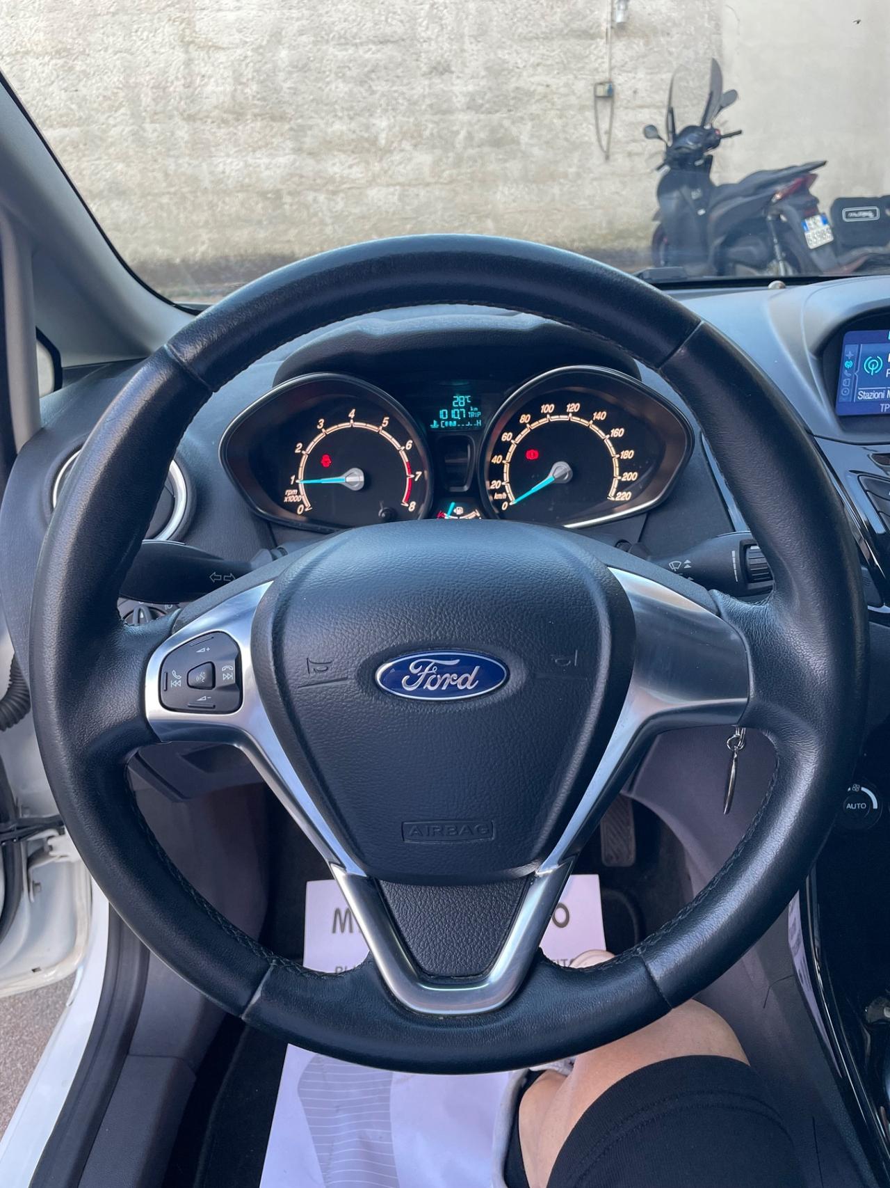Ford Fiesta 1.4 5p. Bz.- GPL Titanium 78000 KM DAL NORD ITALIA