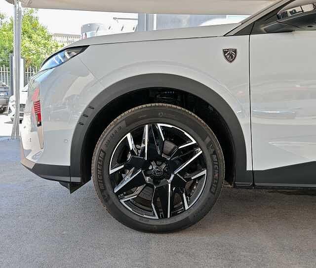 Peugeot 5008 Hybrid 136 e-DCS6 GT 7 posti