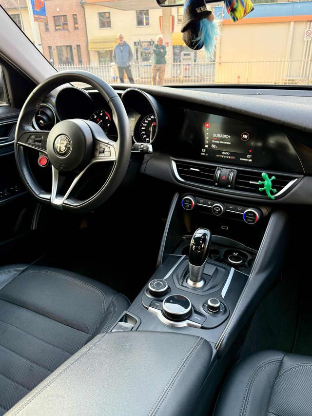 ALFA ROMEO Giulia 2.2 Turbodiesel 180 CV AT8 Business Sport Launch E