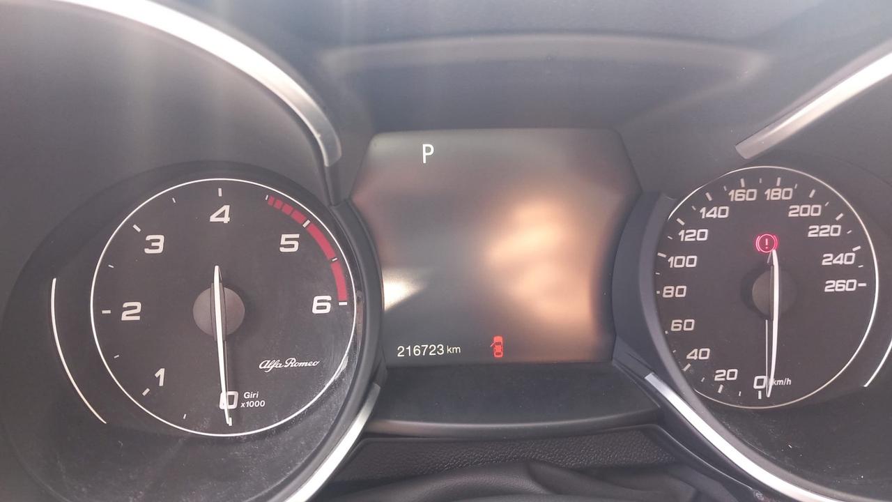 Alfa Romeo Stelvio 2.2 Turbodiesel 180 CV AT8 RWD Executive