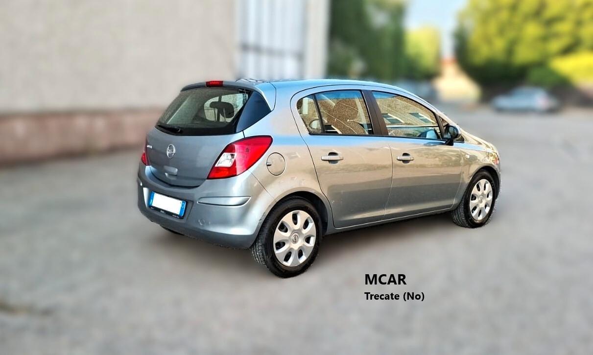 Opel Corsa 1.2 5 porte Cosmo