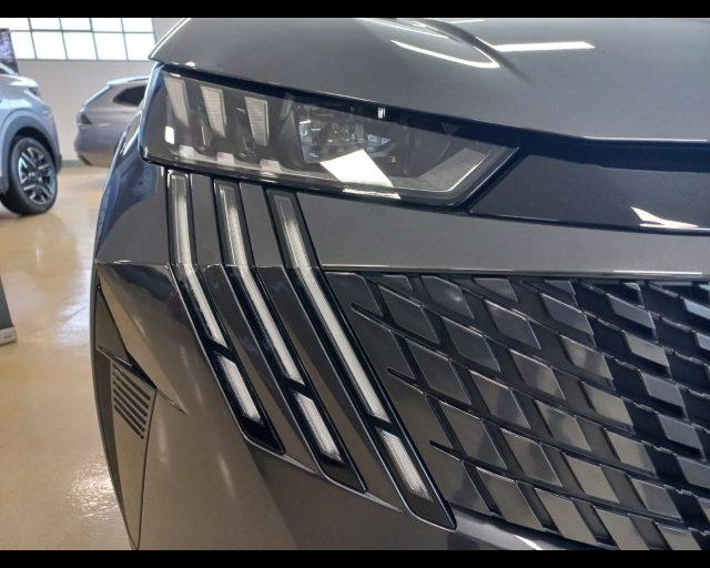 PEUGEOT 5008 1.2 hybrid GT 136cv e-dcs6