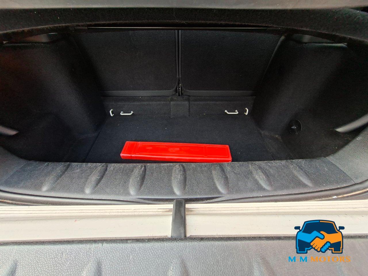 Mini Cabrio Cooper 1.6 120cv neo patentati