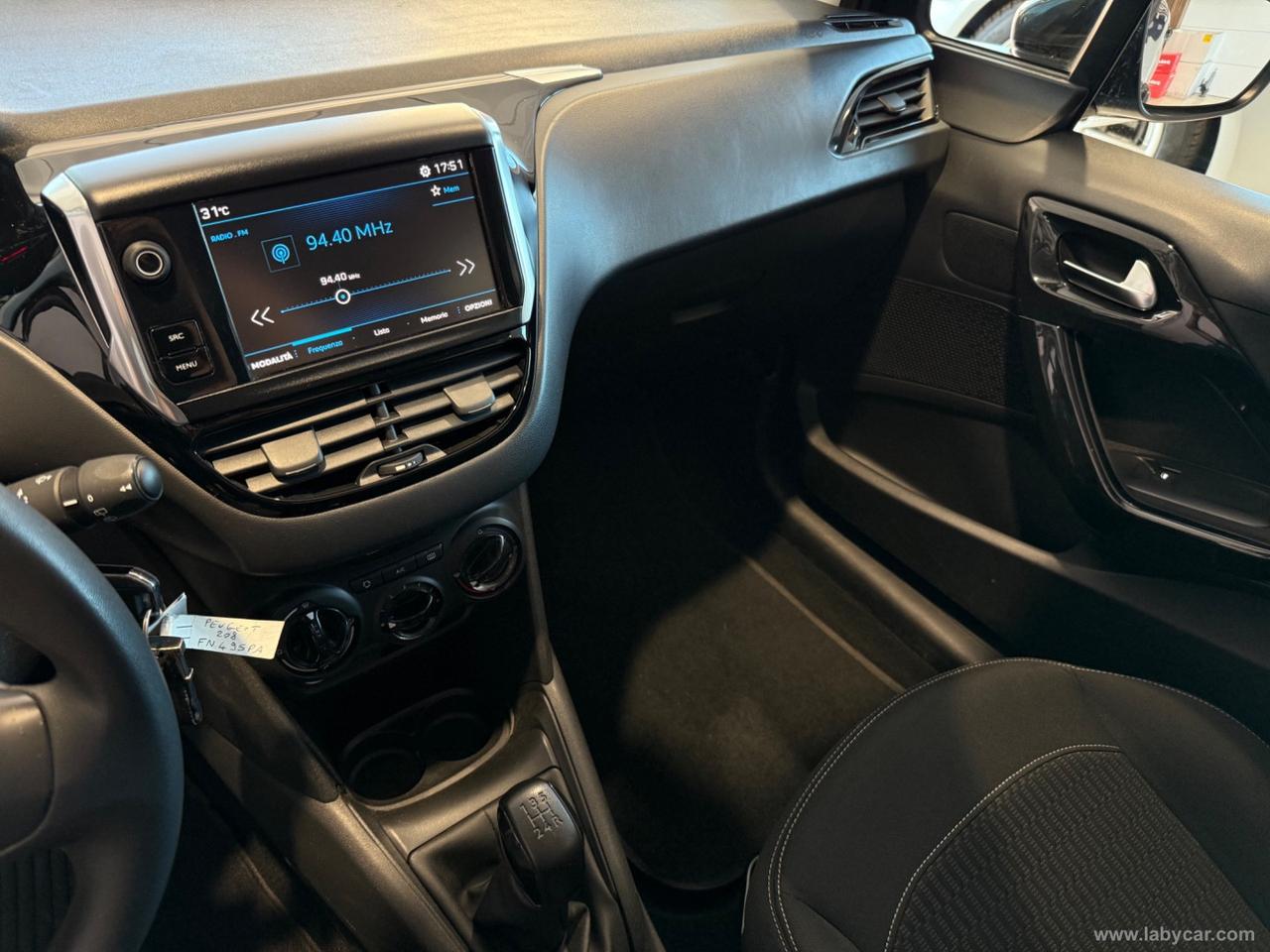 PEUGEOT 208 PureTech 82 5p. Allure