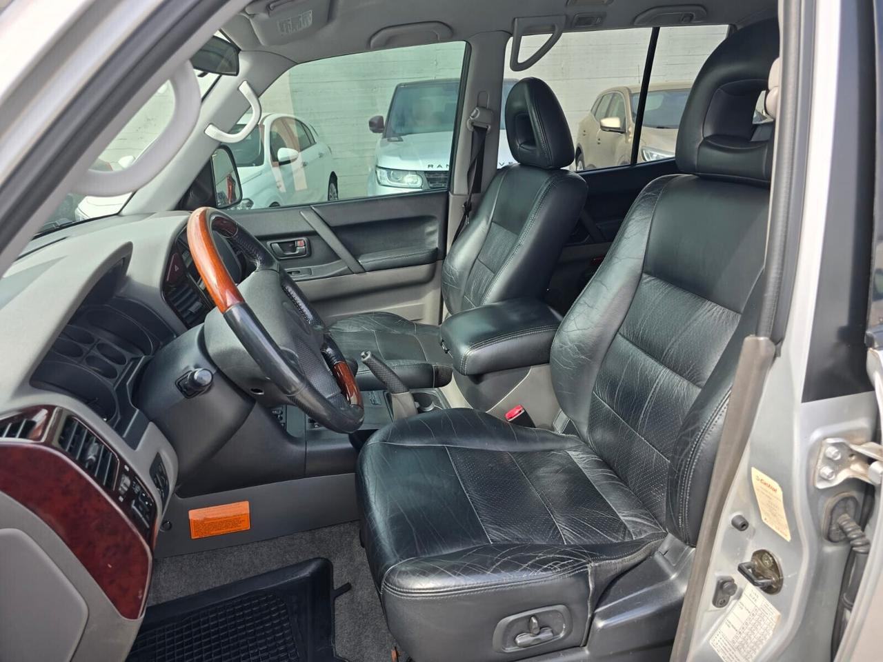 Mitsubishi Pajero 3.2 V60 7 POSTI