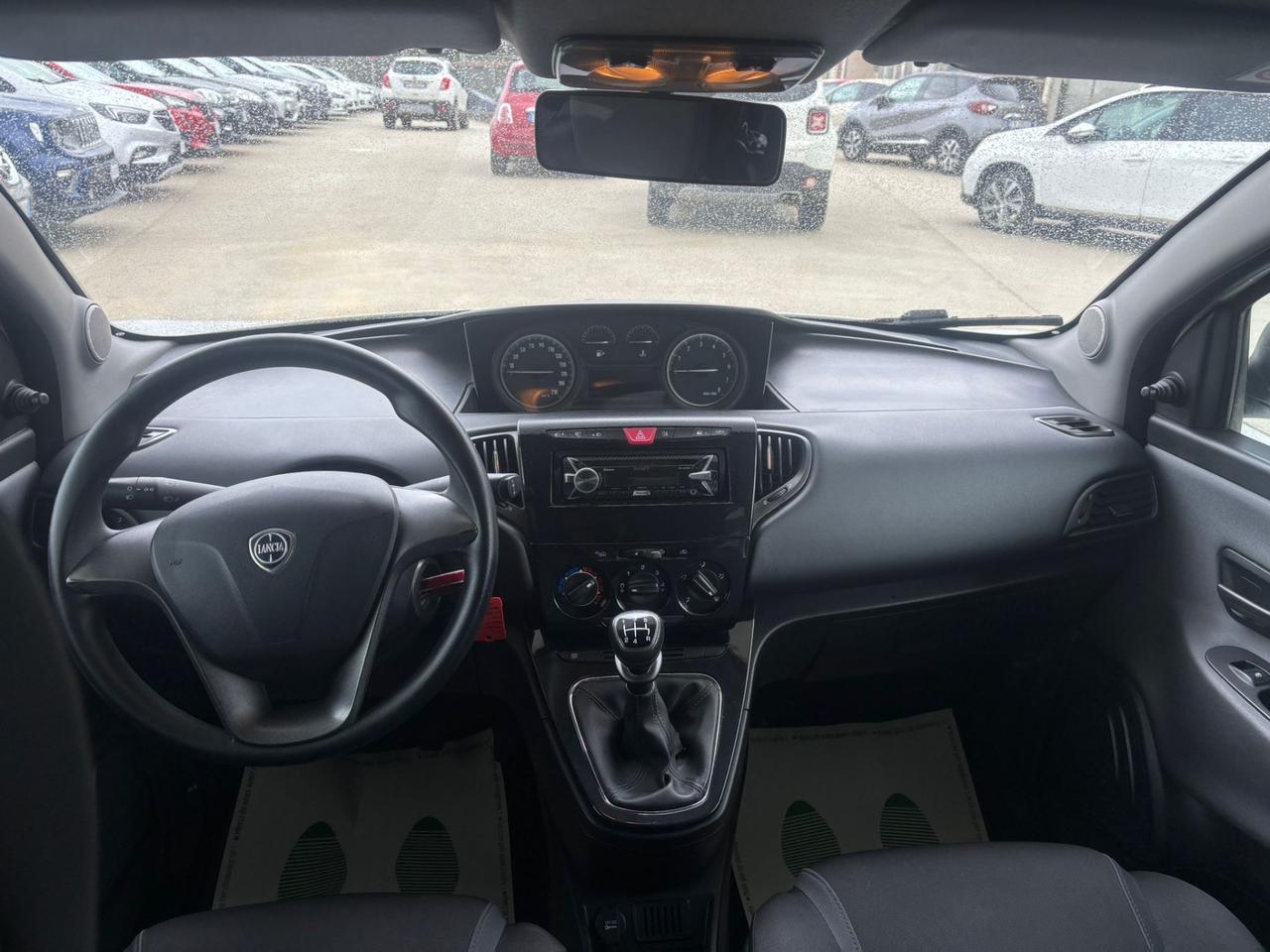 Lancia Ypsilon 1.2 69 CV 5 porte Silver
