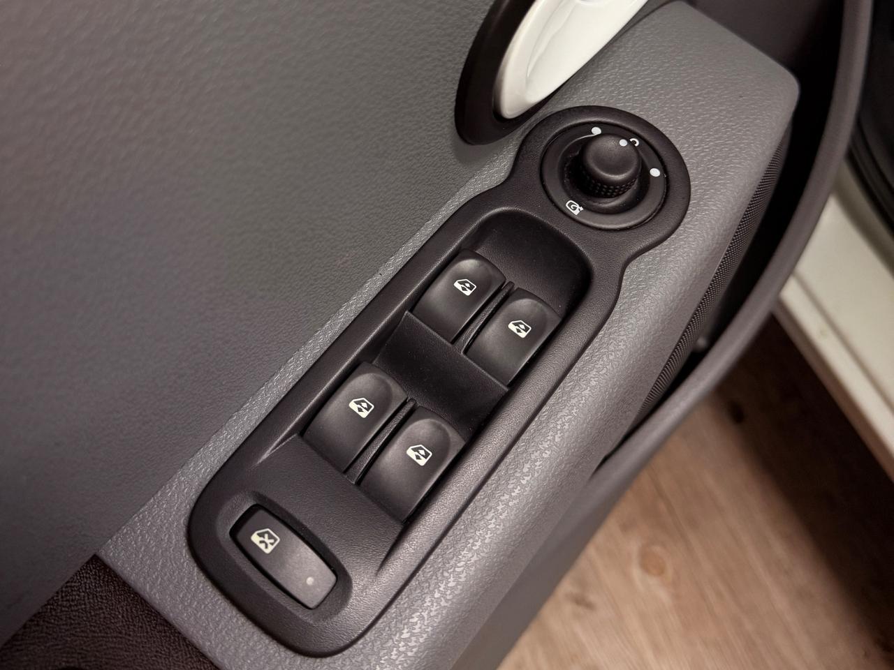STRAORDINARIA RENAULT MODUS CON SOLI 25.168 KM