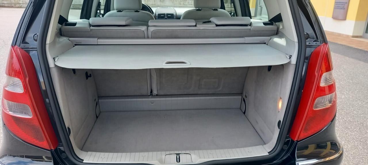 Mercedes-Benz Classe A 150 All. Elegance Benzina cc. 1.5 CV. 95 Cambio Automatico 5 Porte 5 Posti Utilizzabile anche per i Neopatentati.