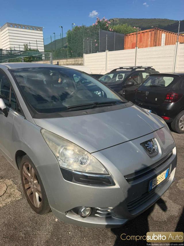 PEUGEOT 5008 1.6 HDi 7 POSTI