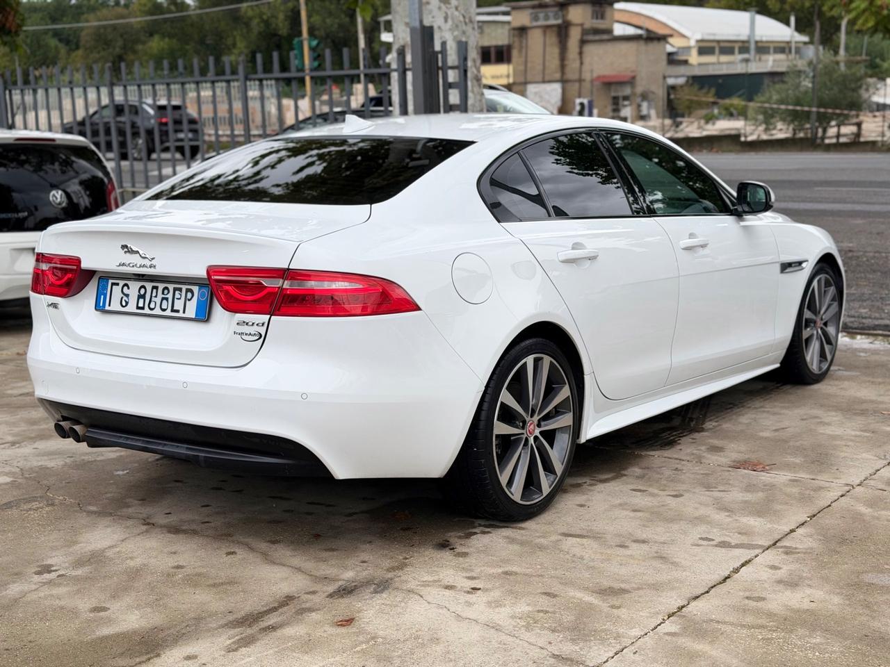 Jaguar XE 2.0 R-Sport D Turbo