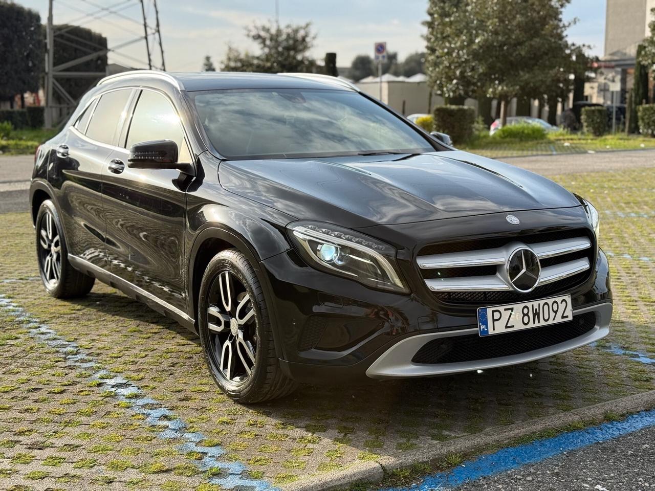 MERCEDES GLA 220 CDI 2015 Automatic 4Matic Premium