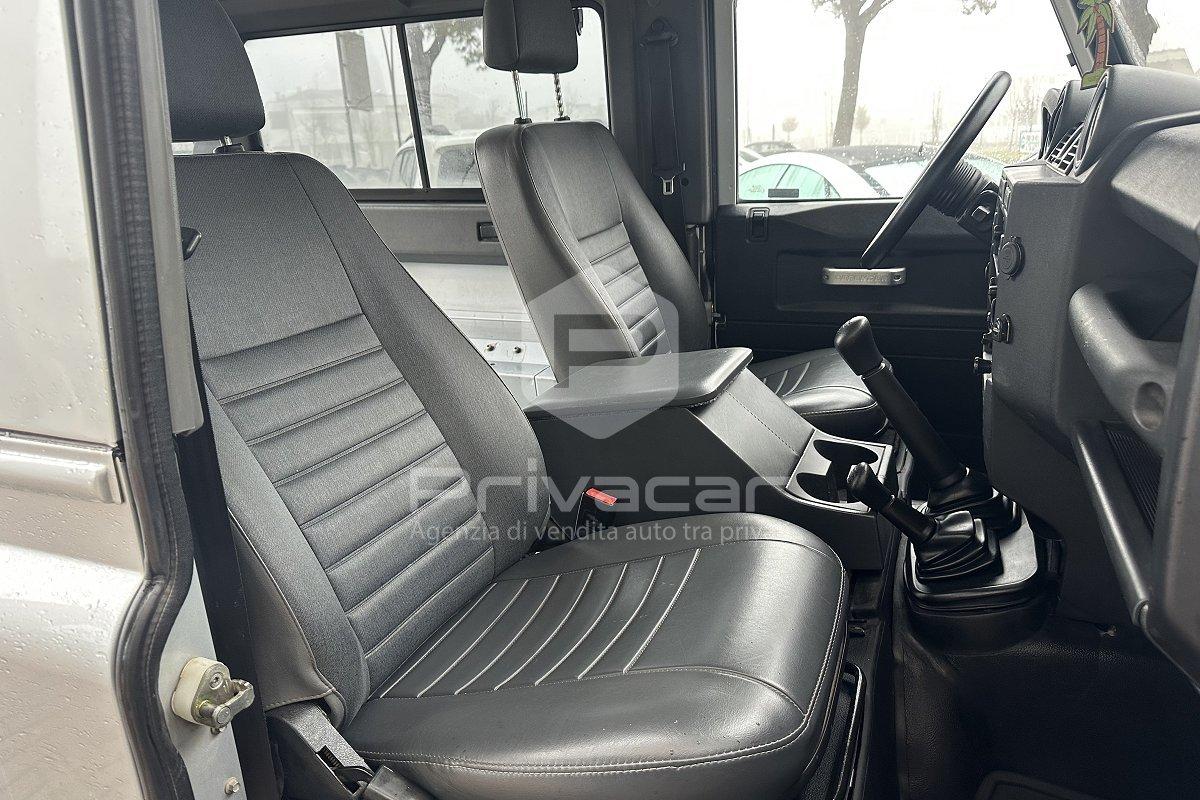 LAND ROVER Defender 90 2.4 TD4 Station Wagon SE