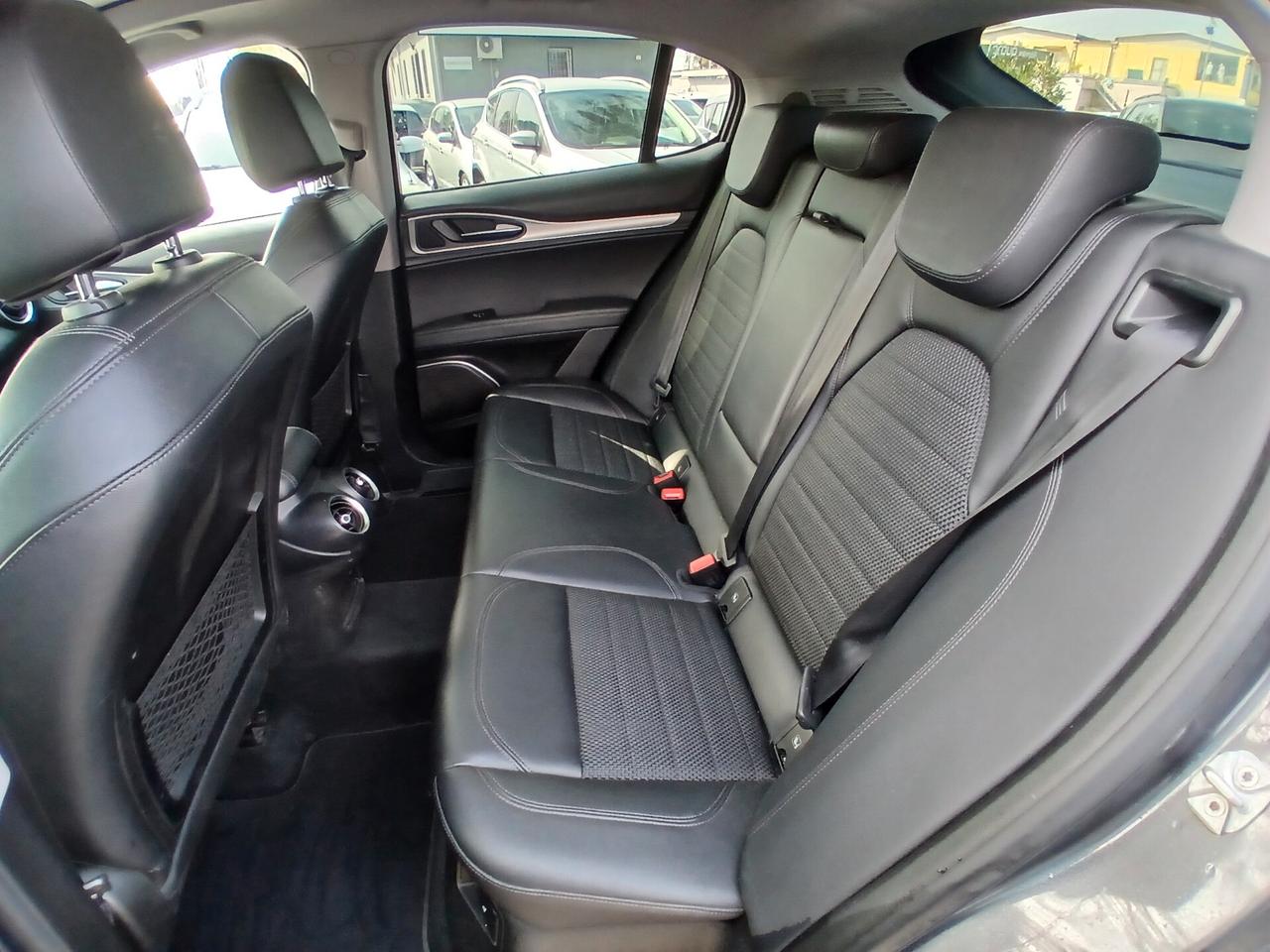 Alfa Romeo Stelvio 2.2 Turbodiesel 180 CV AT8 RWD Executive
