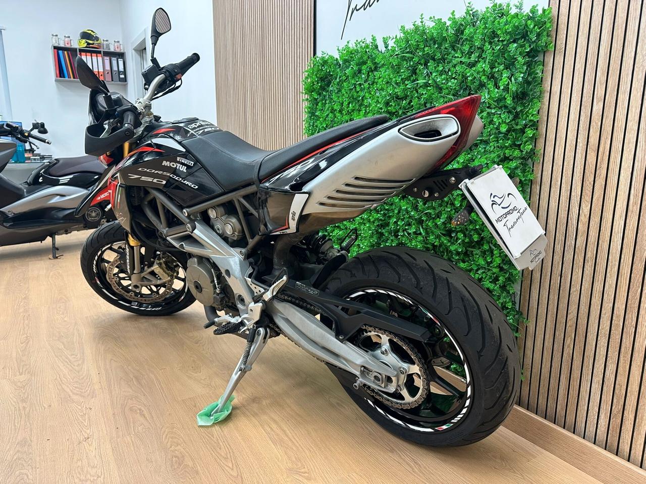 APRILIA DORSODURO 750 FACTORY 2011 DA 99€ AL MESE