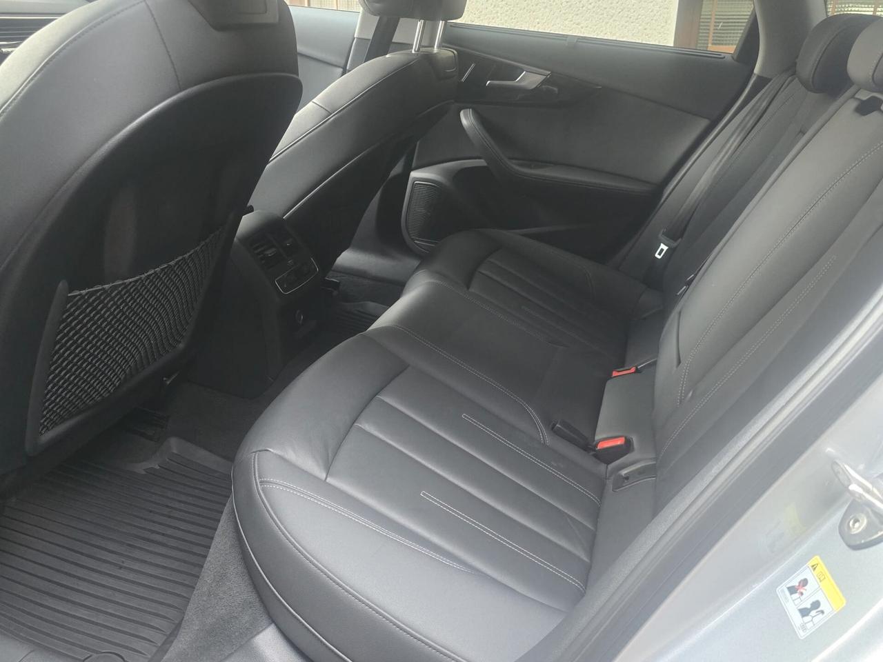 Audi A4 Avant 40 TDI quattro S tronic Business