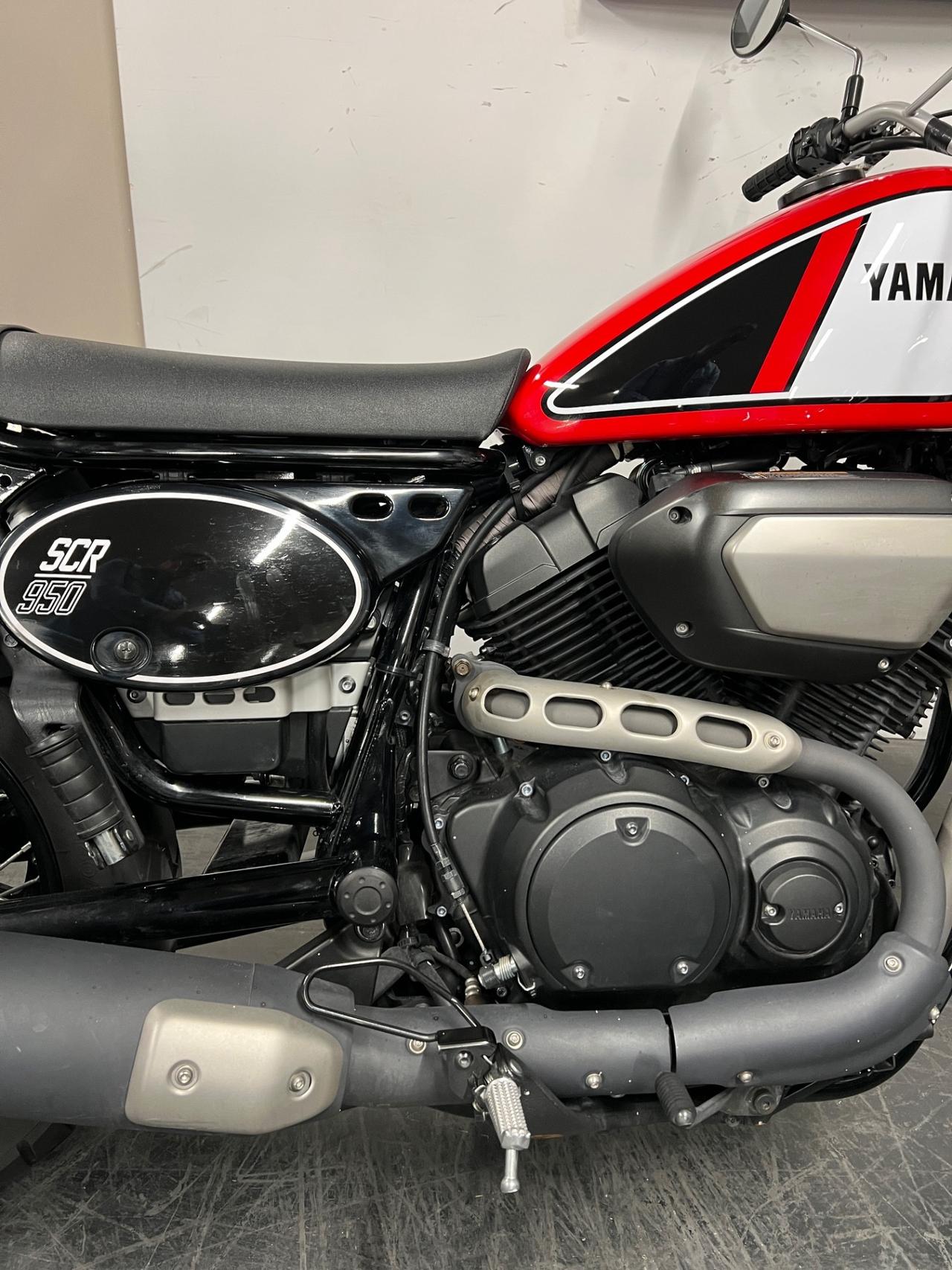 YAMAHA SCR 950