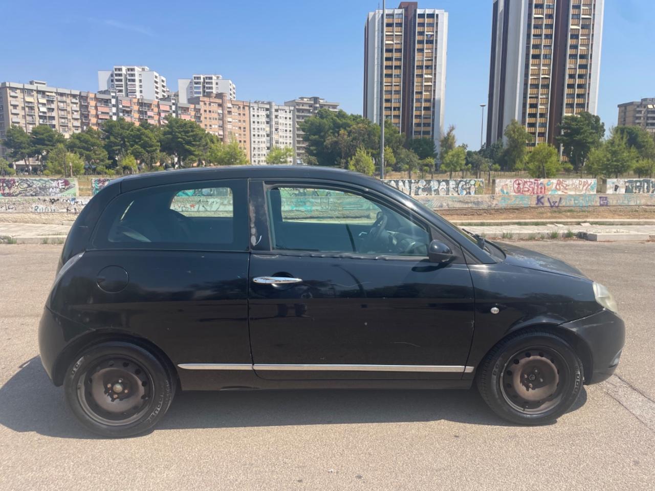 Lancia Ypsilon 1.3 MJT 90 CV Oro Giallo