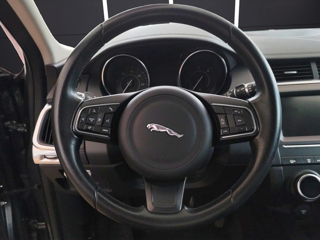 JAGUAR E-Pace (X540) E-Pace 2.0D 150 CV SE