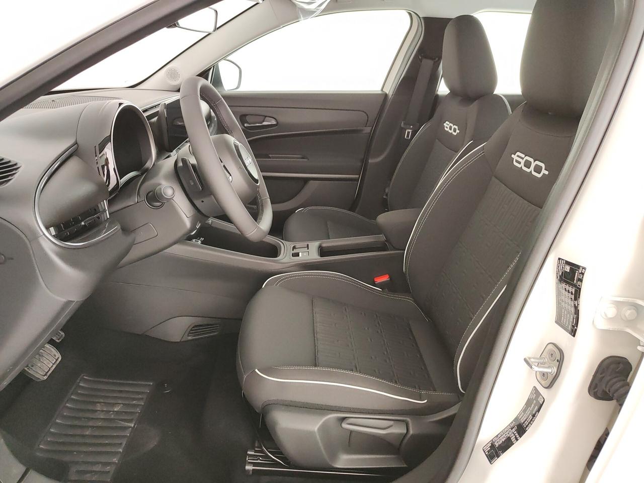 Fiat 600 Hybrid 110 CV DCT MHEV Business