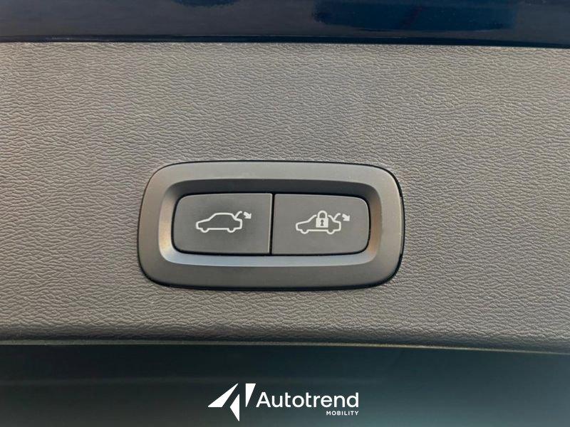 Volvo XC40 T5 180+82 CV Plug-in Hybrid Recharge Automatica Core