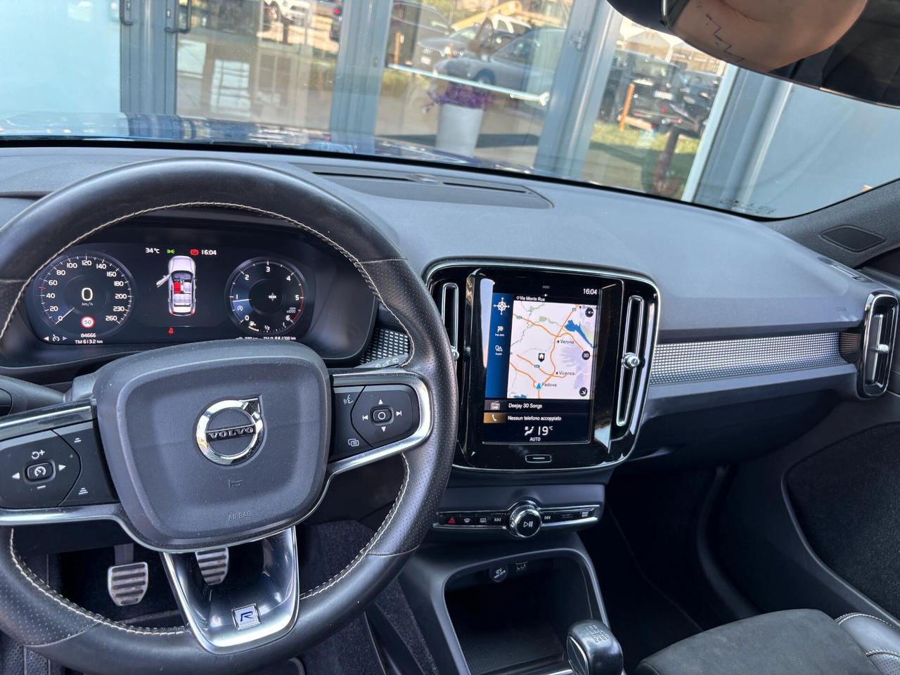 Volvo XC40 D3 R-design