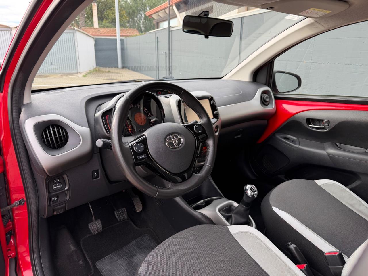 Toyota Aygo 1.0 69 CV 5 porte x-play - 2017