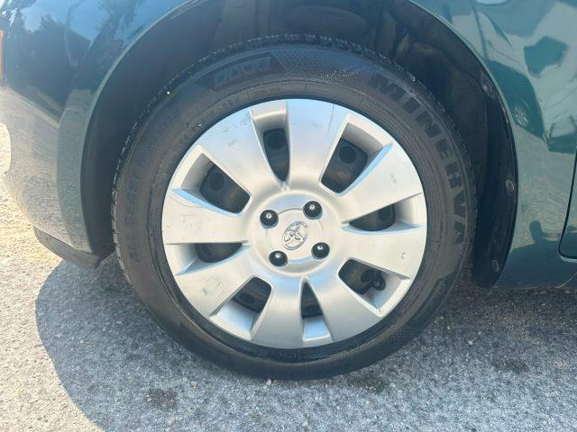 TOYOTA Yaris 1.0 3 porte Sol