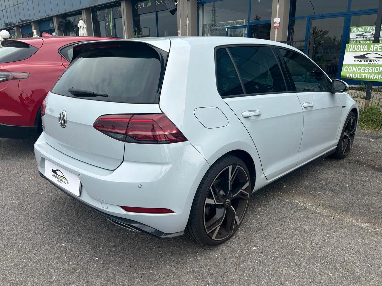Volkswagen Golf 1.5 TSI 5p. R-line