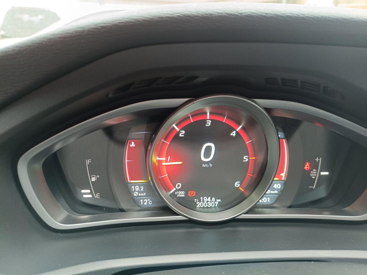 Volvo V40 D2 R-design Momentum