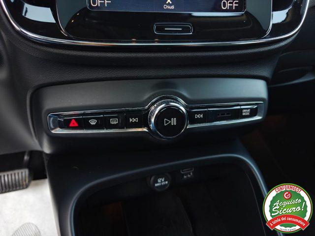 VOLVO XC40 D3 AWD Geartronic Inscription