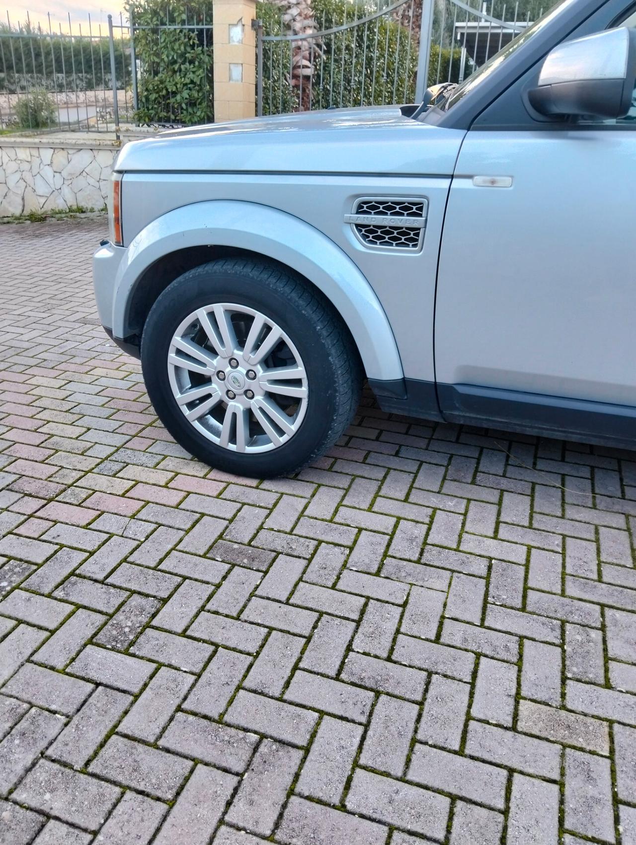 Land Rover Discovery 4 3.0 SDV6 245CV HSE