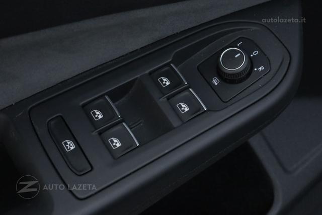 VOLKSWAGEN Golf 1.5 eTSI 150 CV DSG R-Line
