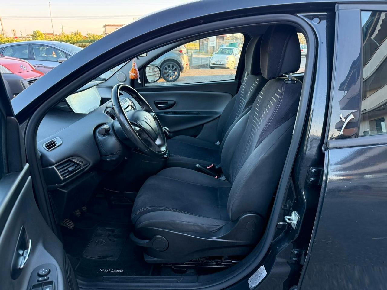 Lancia Ypsilon 1.2 69 CV 5 porte GPL Ecochic Silver